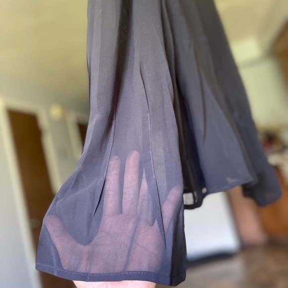 NWOT Sheer scoop Neck top - Picture 2 of 5